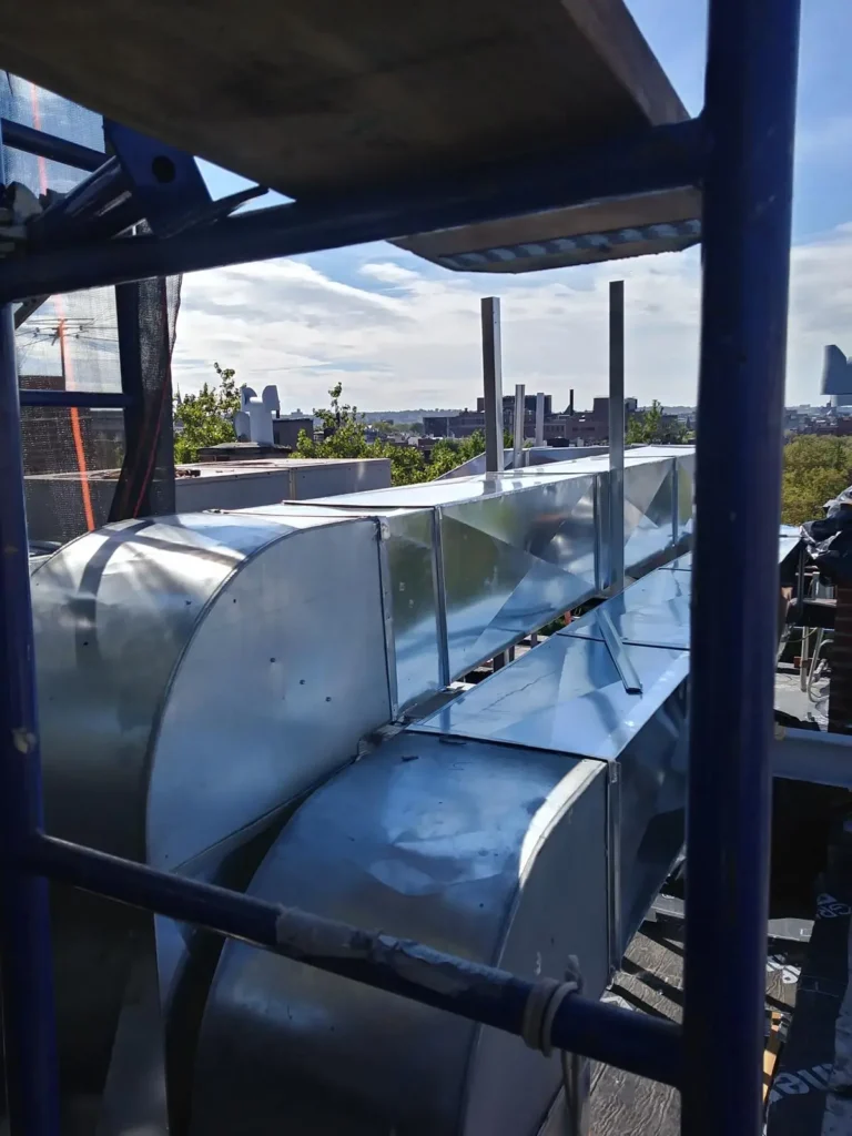 rooftop-commercial-ac-unit (3) Rooftop commercial AC unit